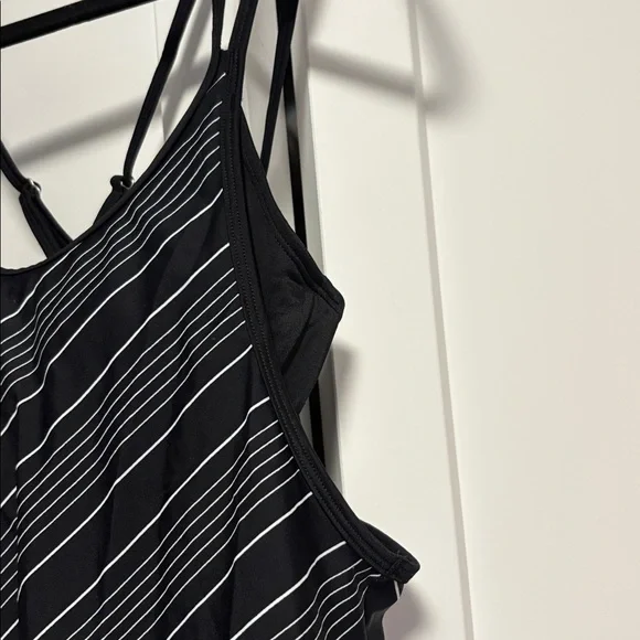 NEW [Athleta] Chevron Blousy Black/Grey Swim Swimsuit Tankini Women’s 34 B/C - Picture 5 of 9